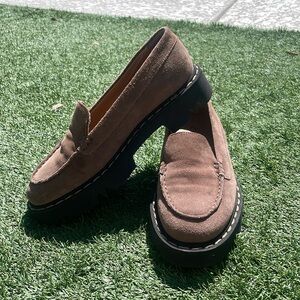 Like new Aquatalia beige lugsole loafers